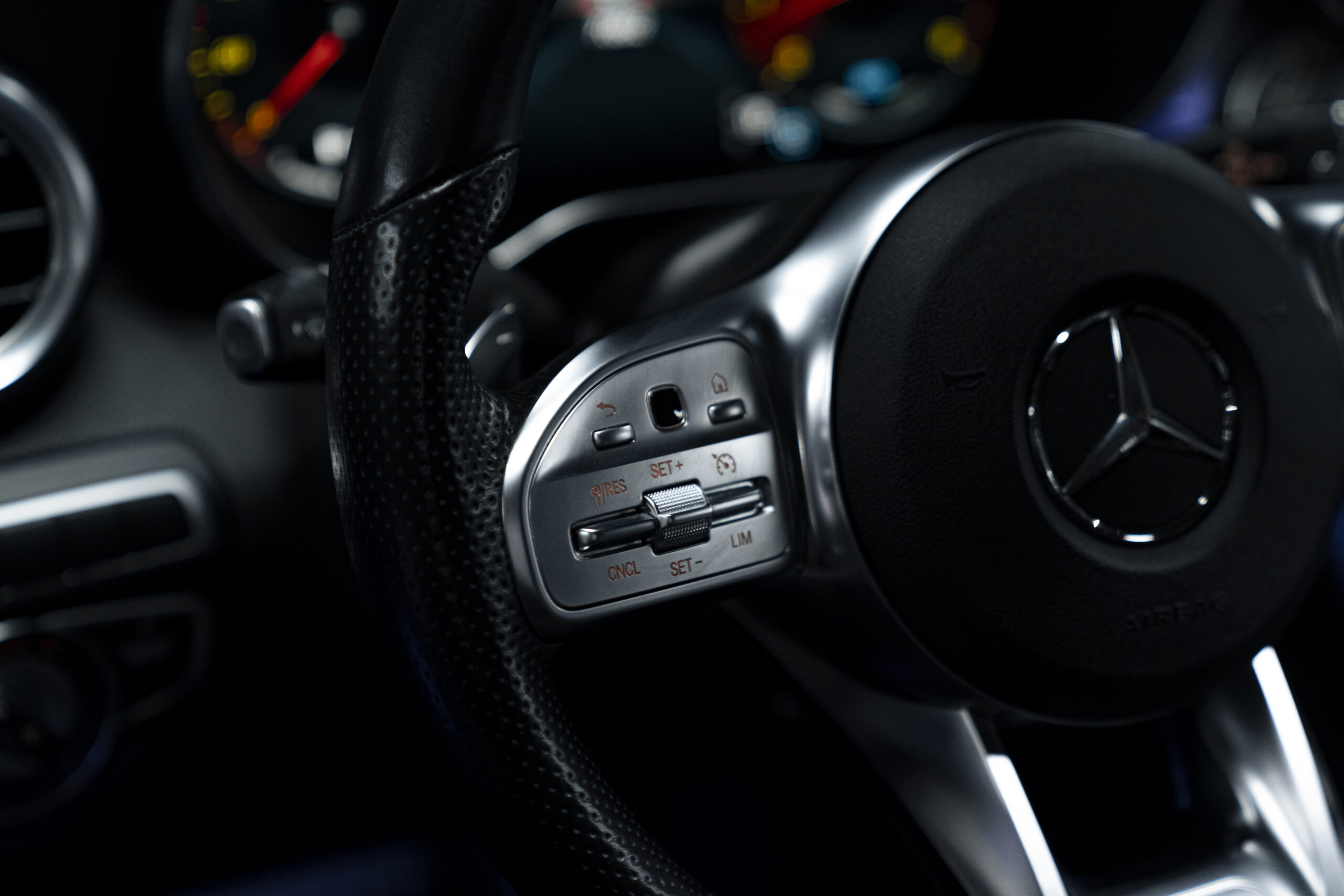MERCEDES-BENZ C 200 COUPE AMG